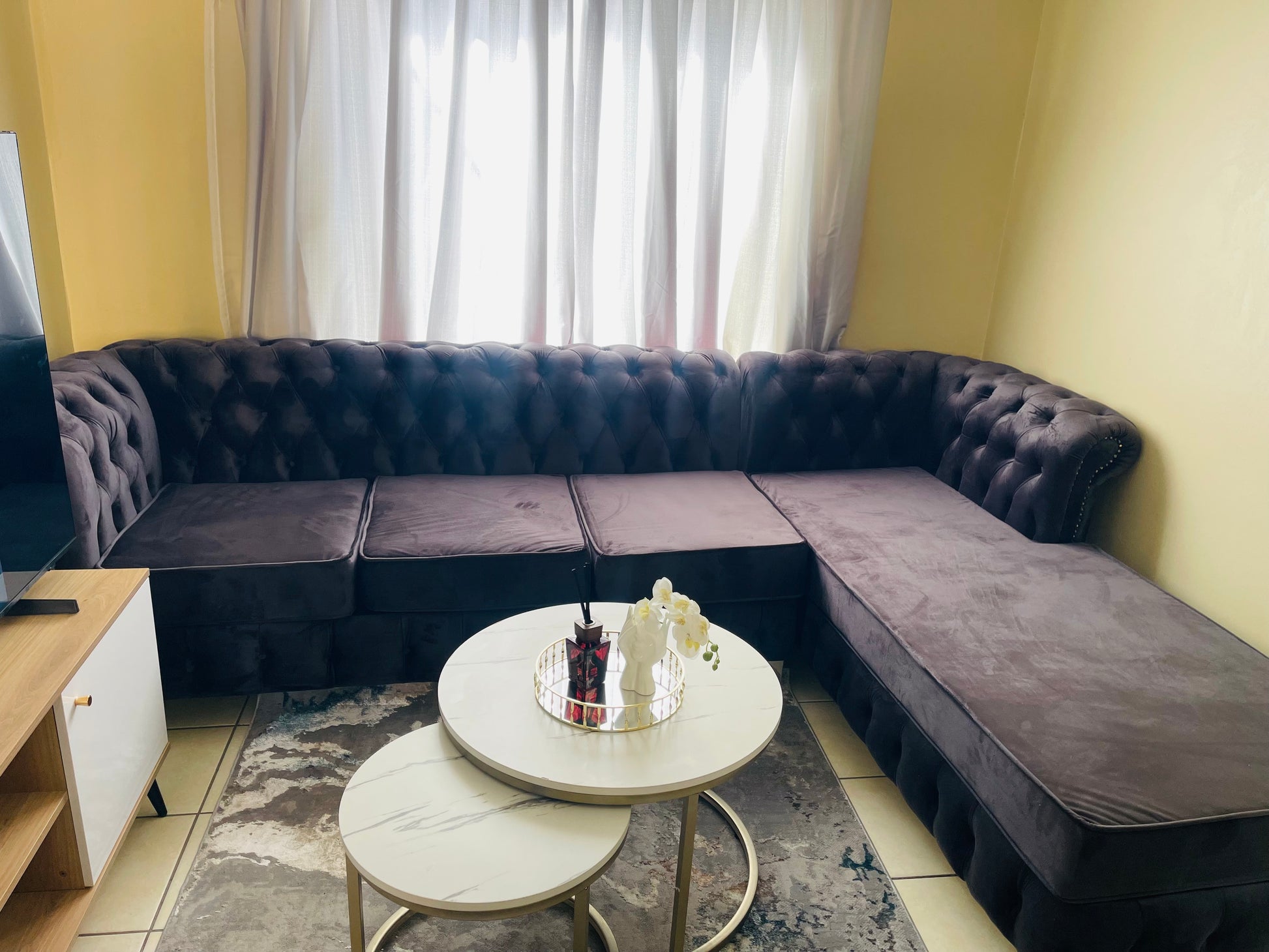 3 seater L shape chesterfield couch