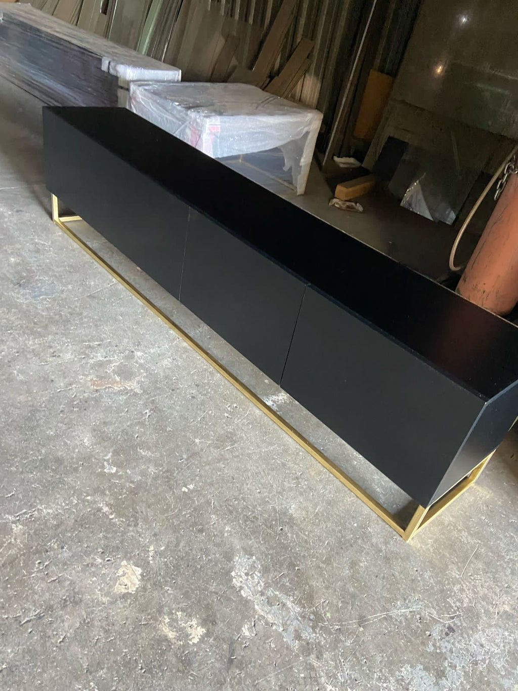 Tv stand