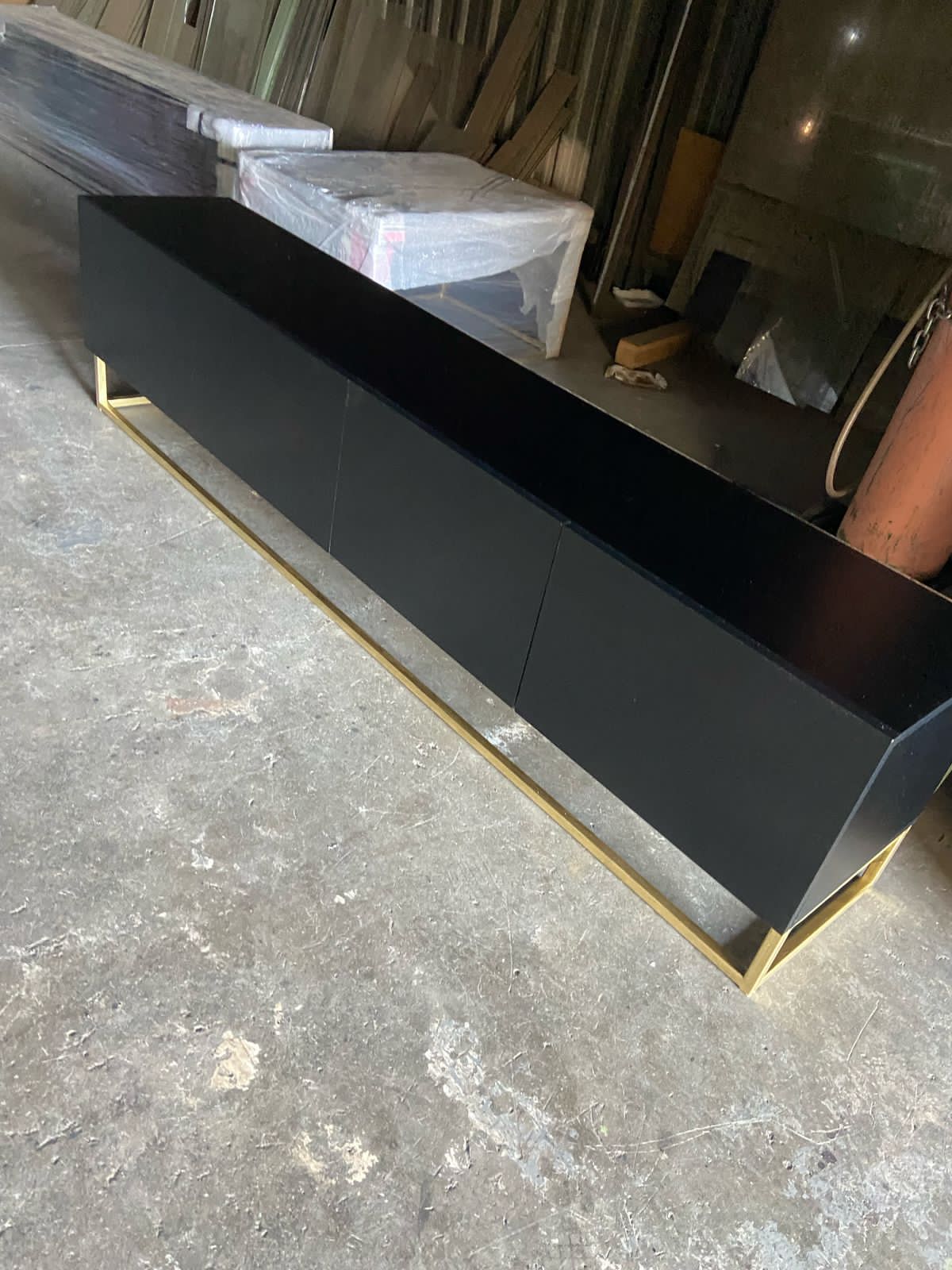 Tv stand