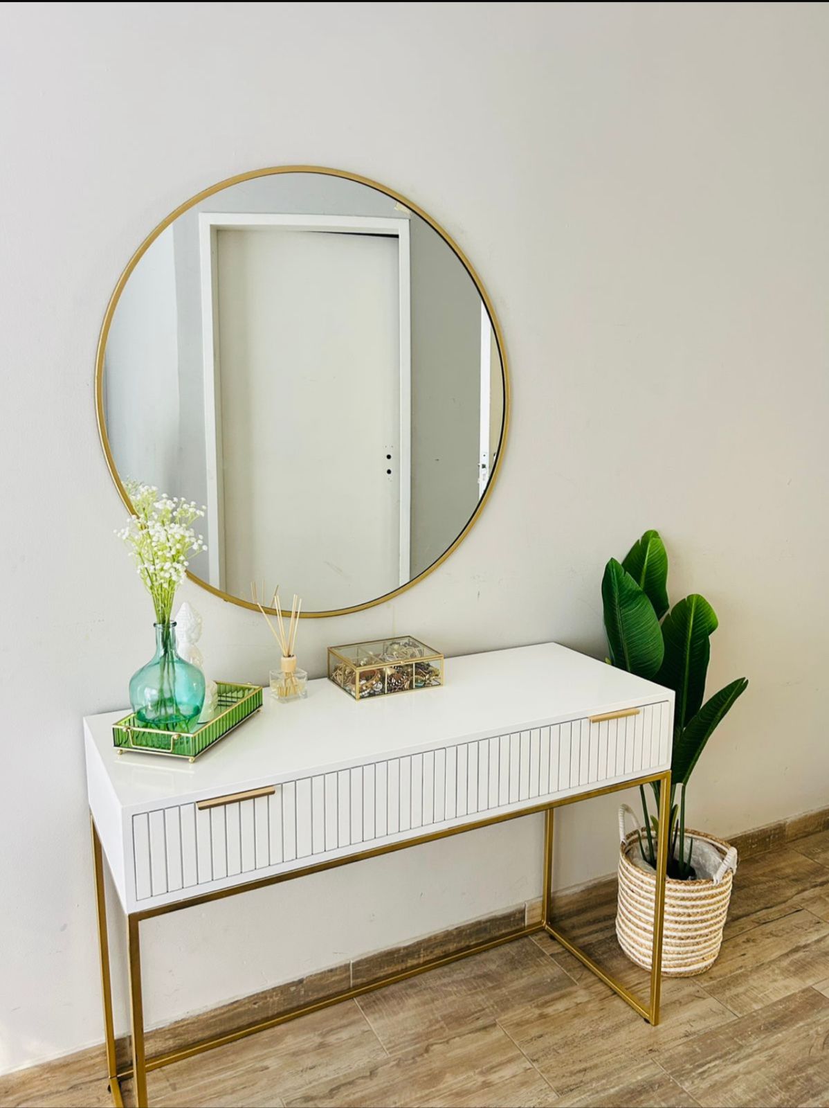 Dressing table