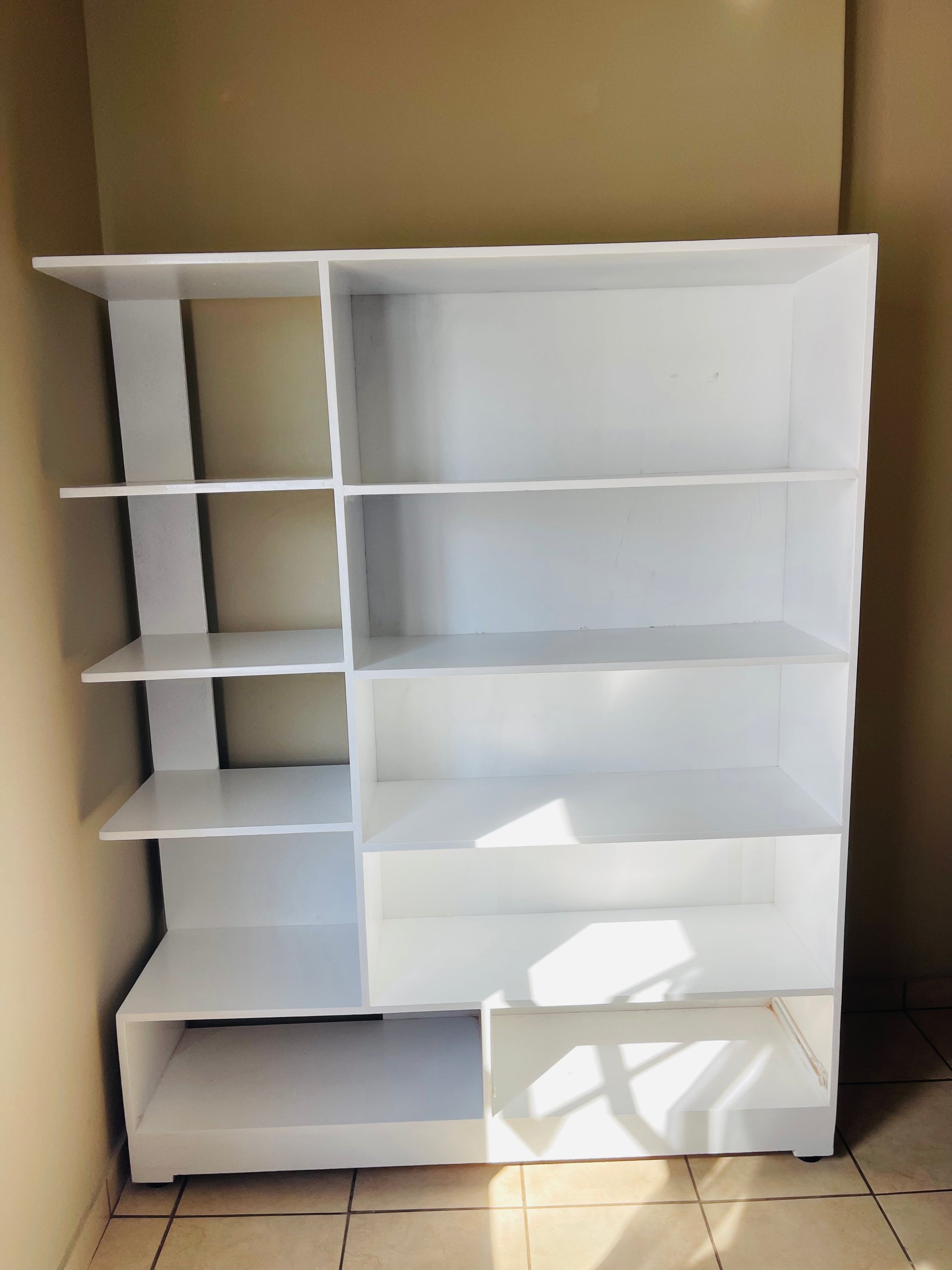 Modern shoe rack
